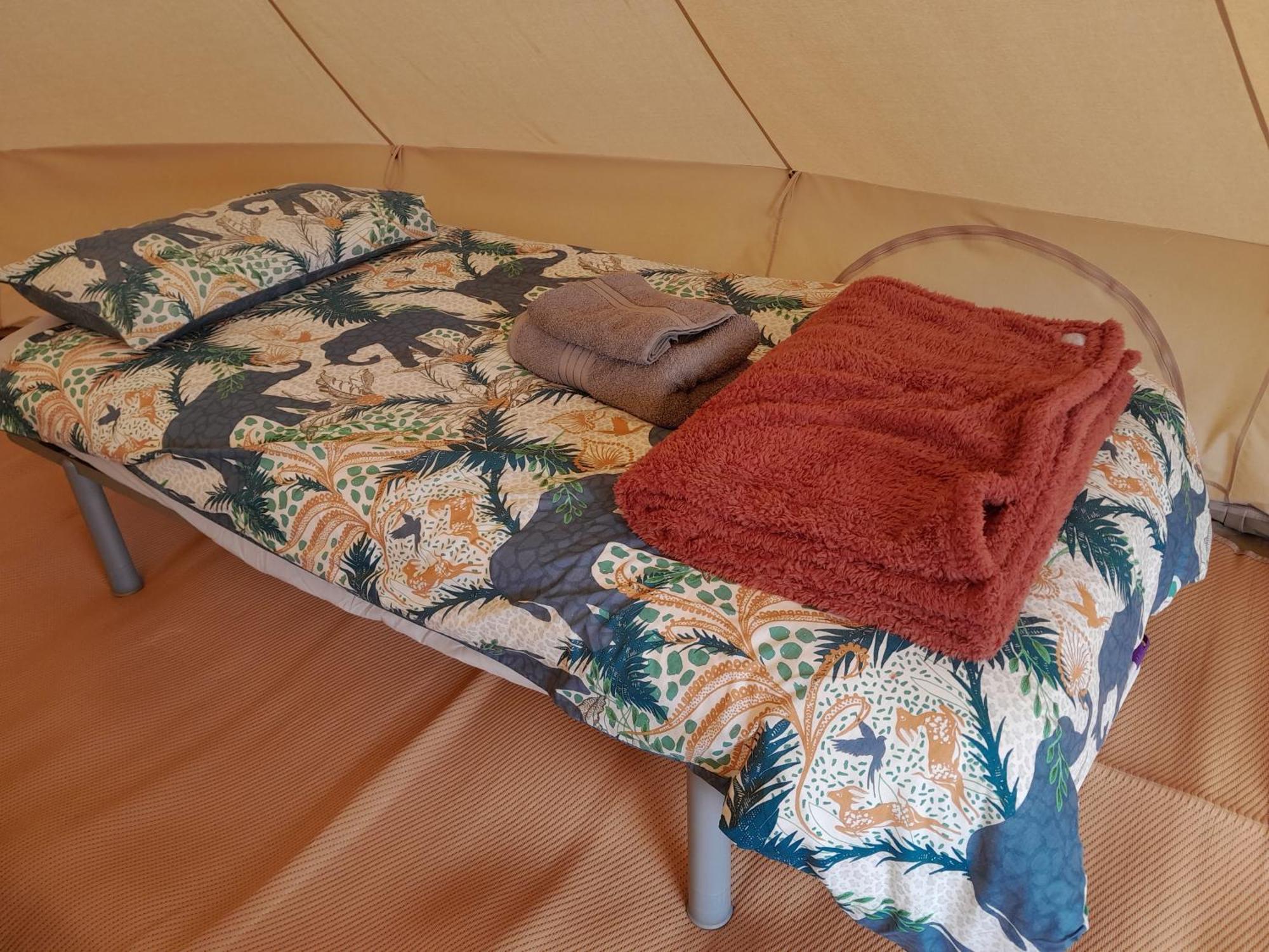 Cornish Skies Glamping Pool Eksteriør bilde